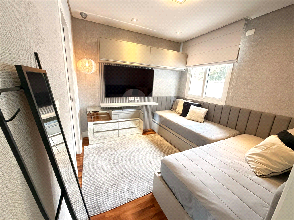 Casa - Condomínio - Alto Padrão