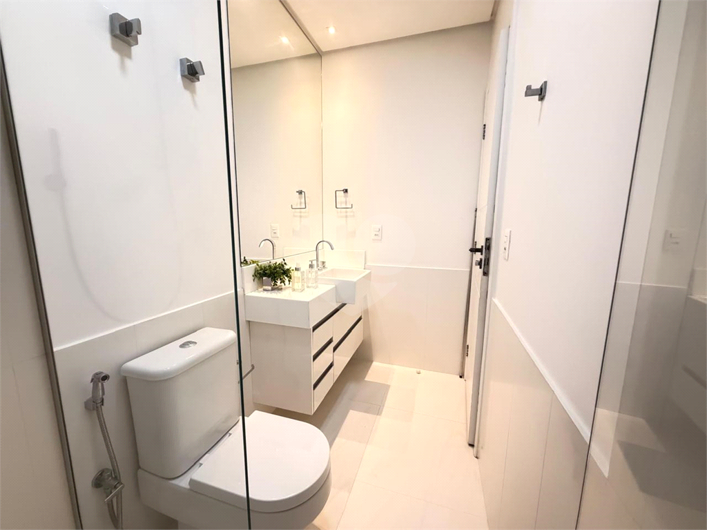 Casa - Condomínio - Alto Padrão - Mobiliada