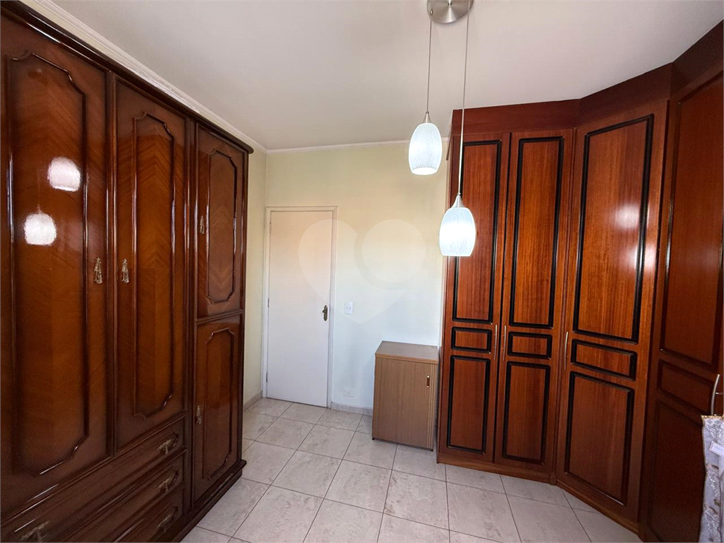 Sobrado parte alta Vila Gustavo 4 quartos sendo 1 suíte 2 vagas. Entrada Lateral e em Perfeita condições