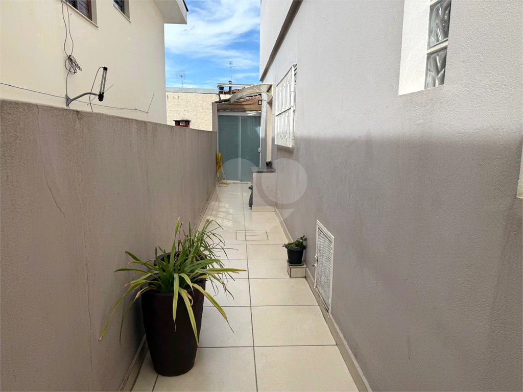 Sobrado parte alta Vila Gustavo 4 quartos sendo 1 suíte 2 vagas. Entrada Lateral e em Perfeita condições