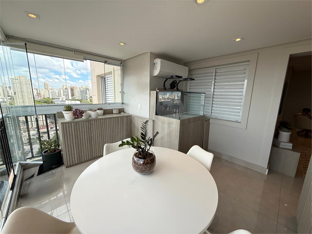 APARTAMENTO À VENDA EM SANTANA | 3 DORMITÓRIOS | VARANDA COM CHURRASQUEIRA | 2 VAGAS