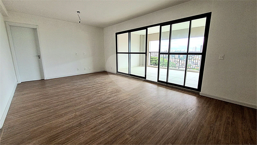 APARTAMENTO em TUCURUVI