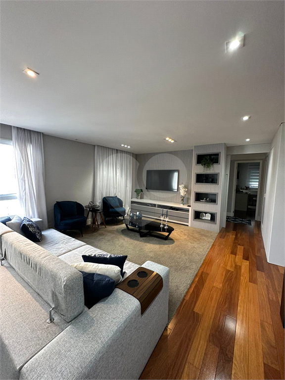 APARTAMENTO em SANTANA