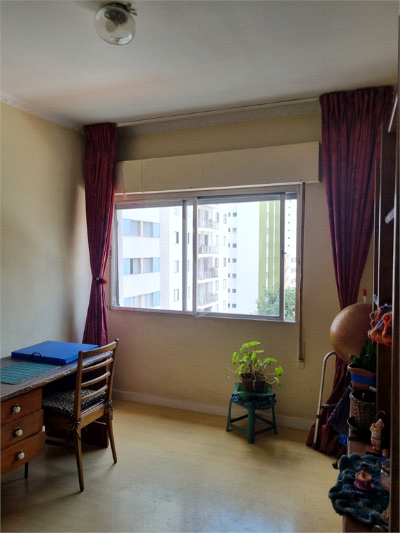 APARTAMENTO em PINHEIROS