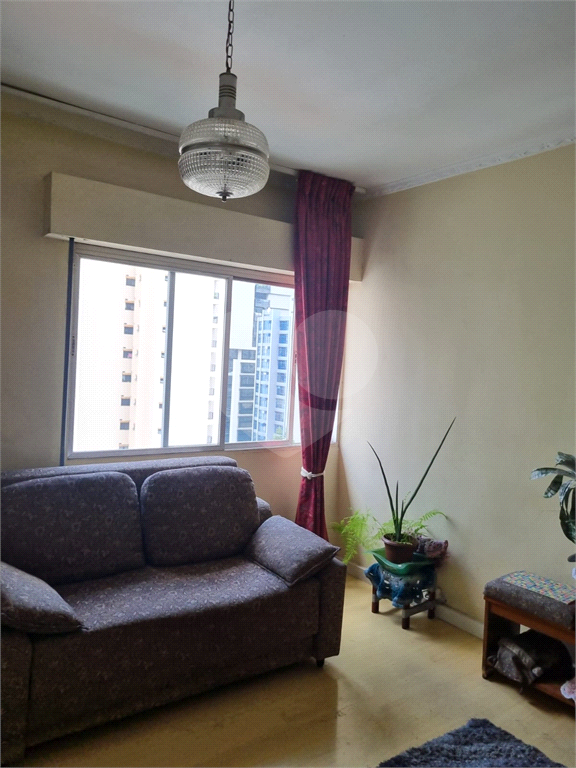 APARTAMENTO em PINHEIROS