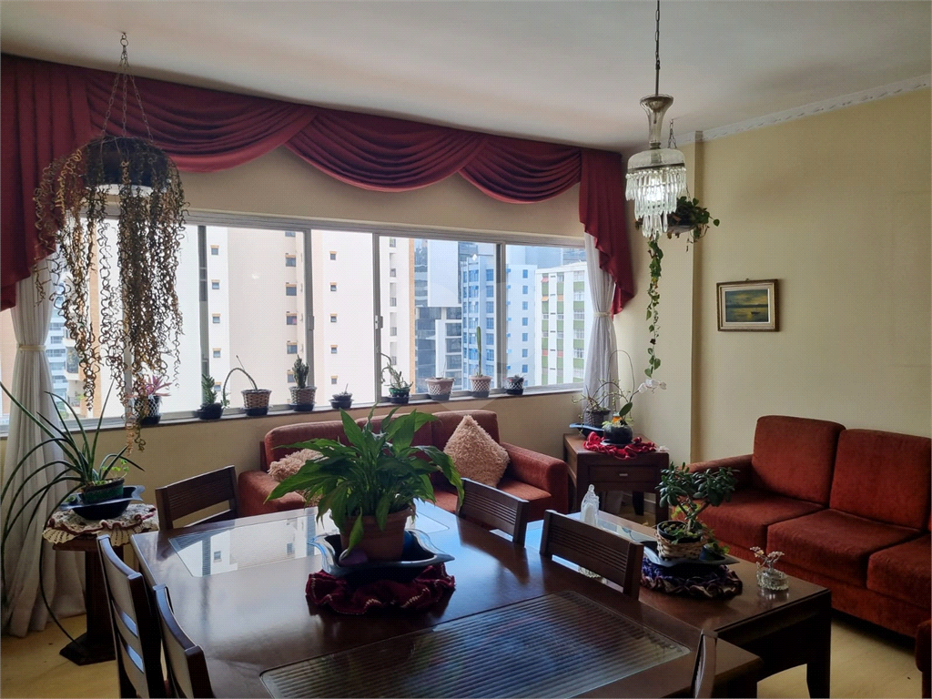 APARTAMENTO em PINHEIROS