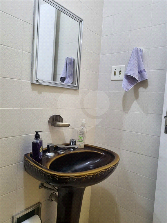 APARTAMENTO em PINHEIROS