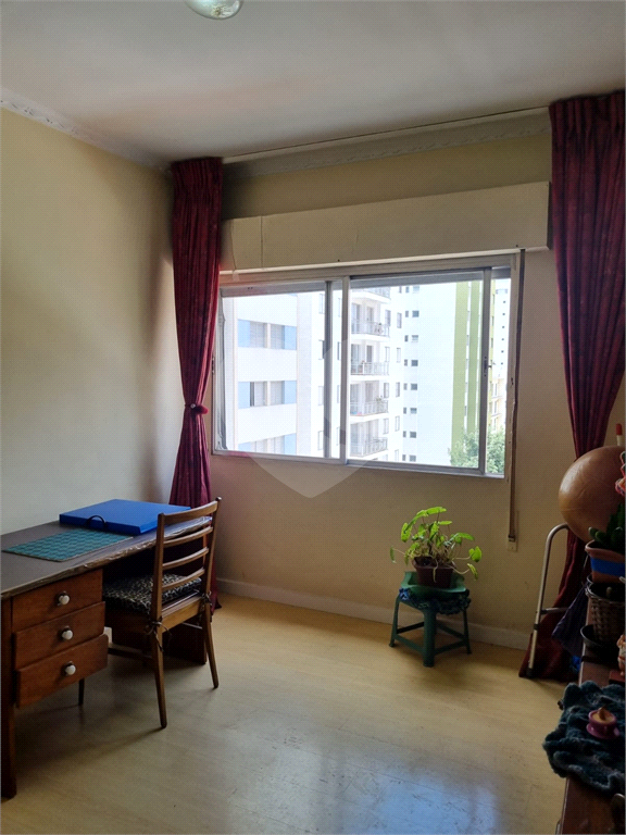 APARTAMENTO em PINHEIROS