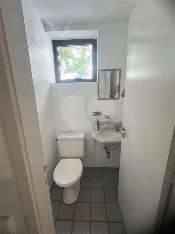 Sala comercia a venda nos Jardins 