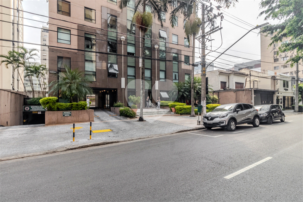 Sala comercia a venda nos Jardins 