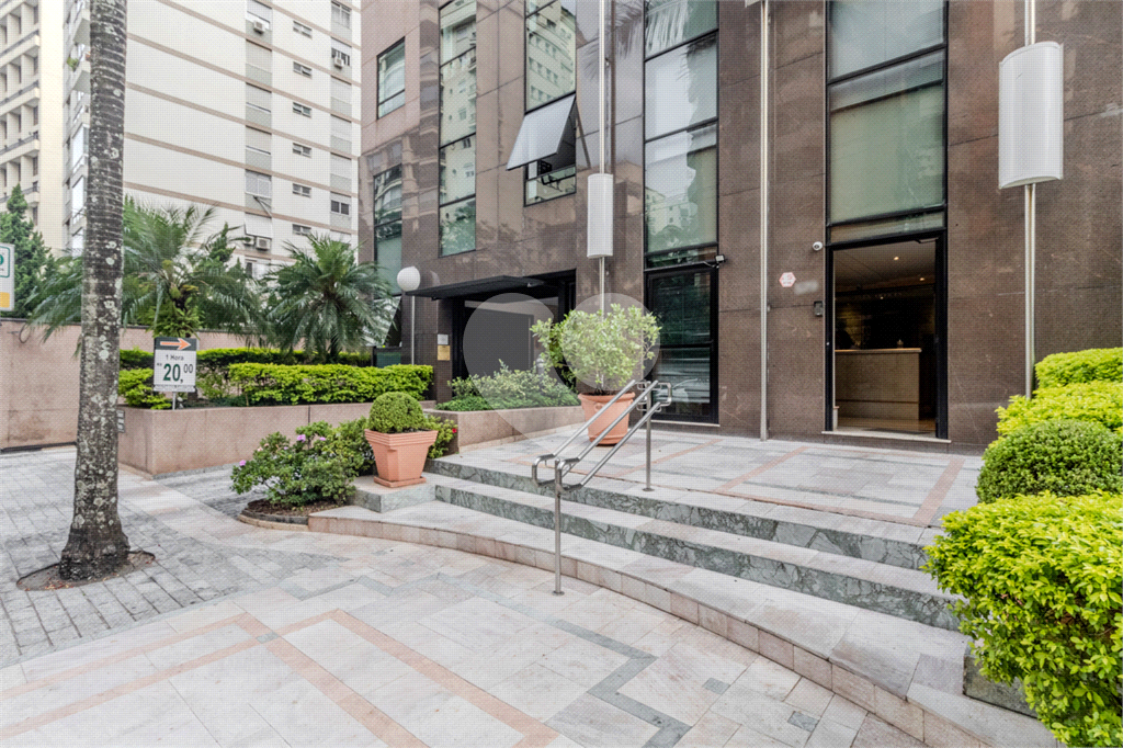 Sala comercia a venda nos Jardins 