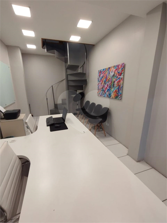 APARTAMENTO em CENTRO