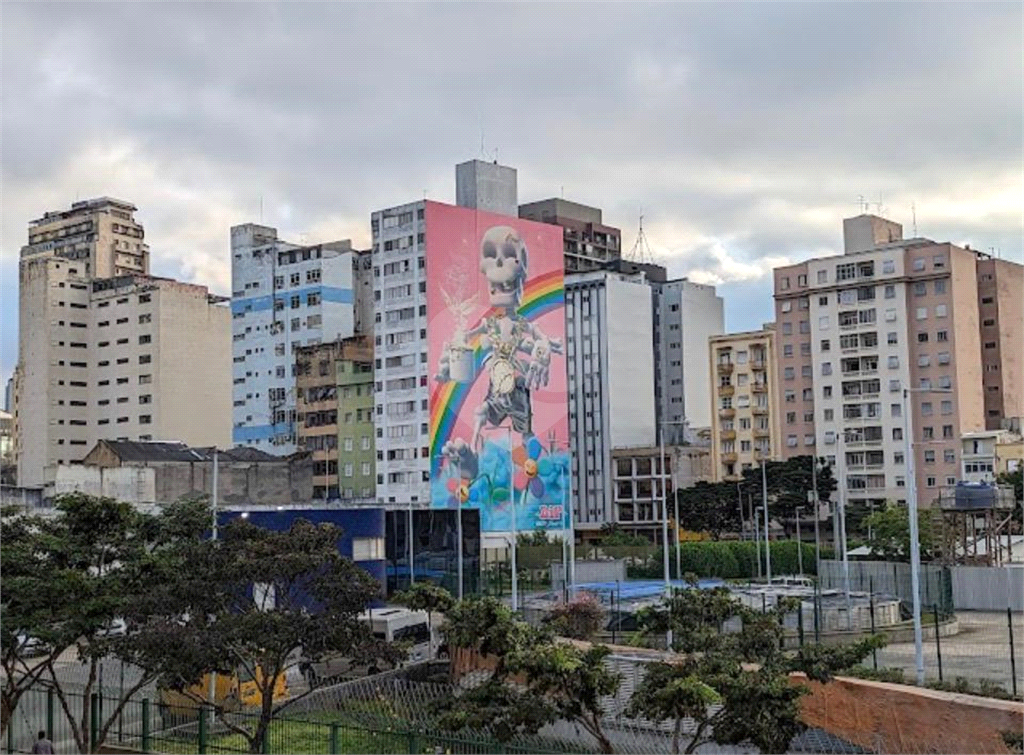 APARTAMENTO em CENTRO