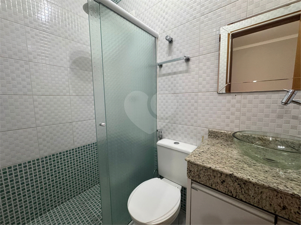 Sobrado à venda – 132m² | 3 suítes | 4 vagas | Acabamento impecável