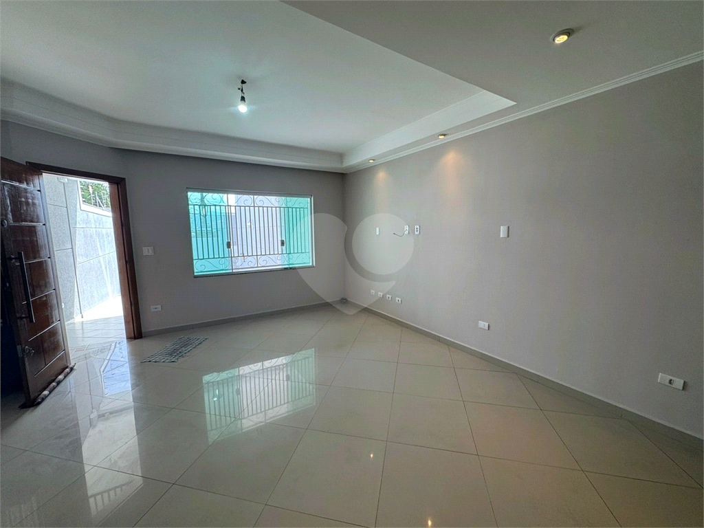 Sobrado à venda – 132m² | 3 suítes | 4 vagas | Acabamento impecável
