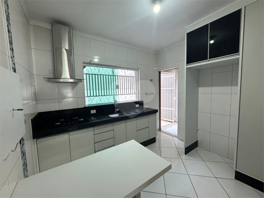 Sobrado à venda – 132m² | 3 suítes | 4 vagas | Acabamento impecável