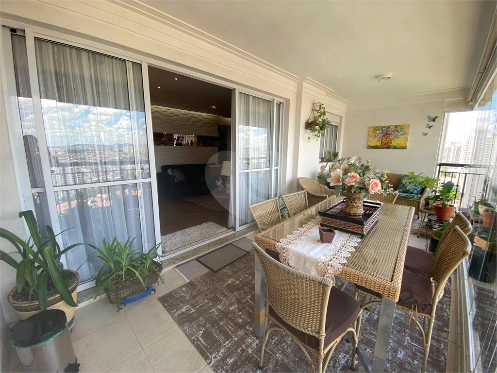 Apartamento com varanda gourmet e 3 quartos