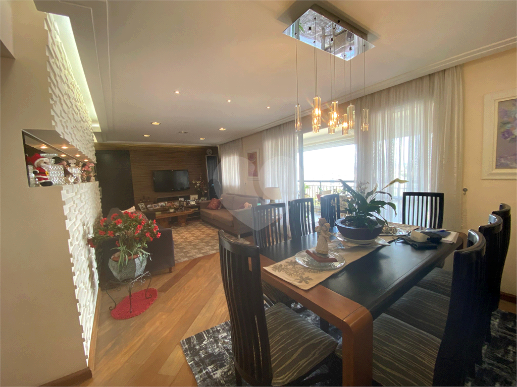 Apartamento com varanda gourmet e 3 quartos