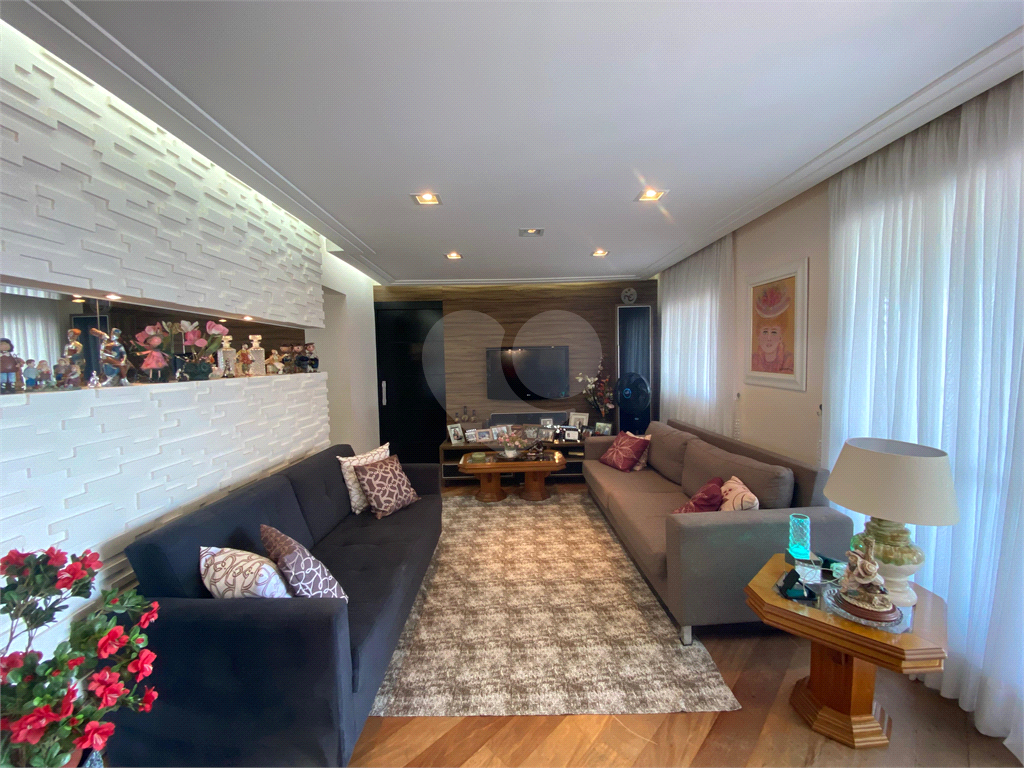 Apartamento com varanda gourmet e 3 quartos