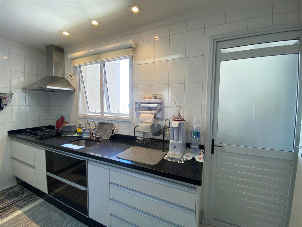 Apartamento com varanda gourmet e 3 quartos