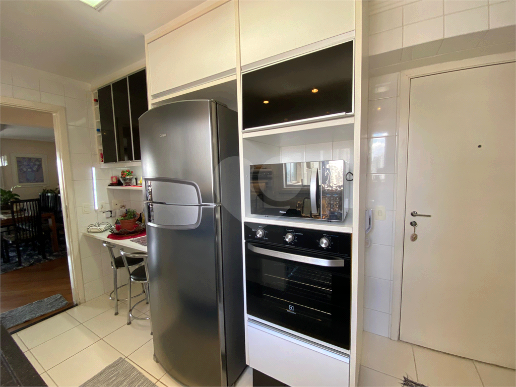 Apartamento com varanda gourmet e 3 quartos