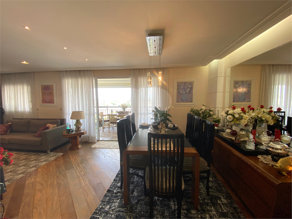 Apartamento com varanda gourmet e 3 quartos