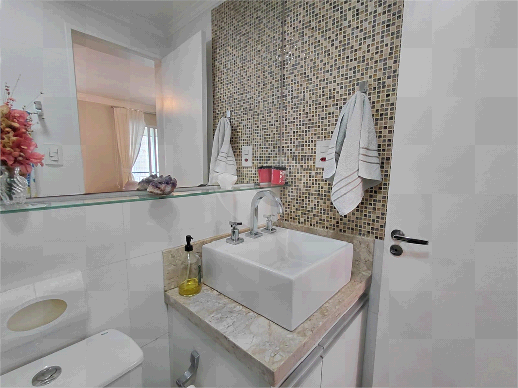 Imóvel 66m² sala de estar de 2 ambientes, 2 quartos, sendo 1 suíte condomínio com lazer 2 vagas Vila Romana