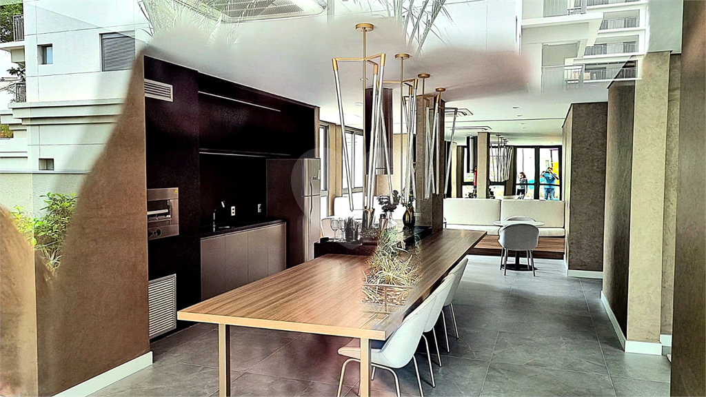 Tucuruvi Planta de 155 m²  Varanda integrada ao living Alto padrão de acabamentos 2 Vagas de garagem determinada Infraestrutura para ar-condicionado

