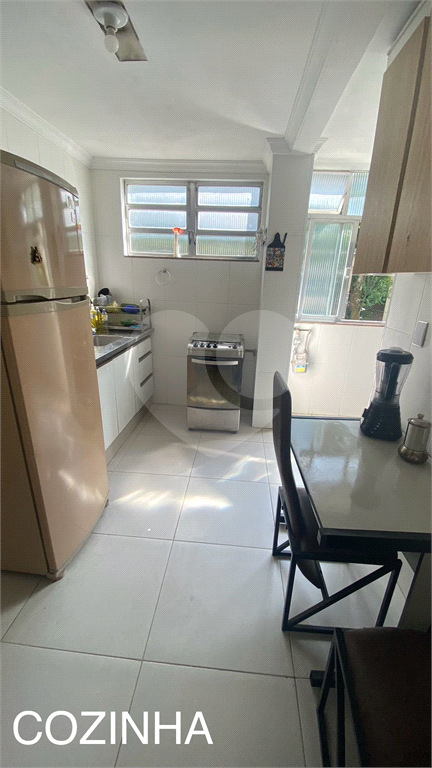 Apartamento a Venda nos Bancários, reformado com 2 dormitórios e vista livre. 