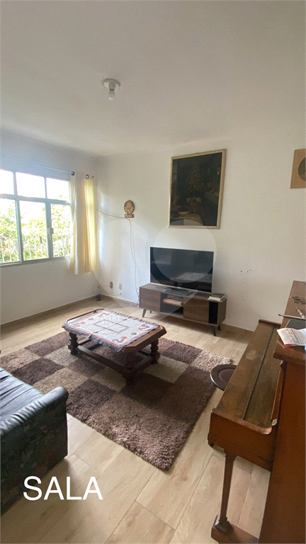 Apartamento a Venda nos Bancários, reformado com 2 dormitórios e vista livre. 