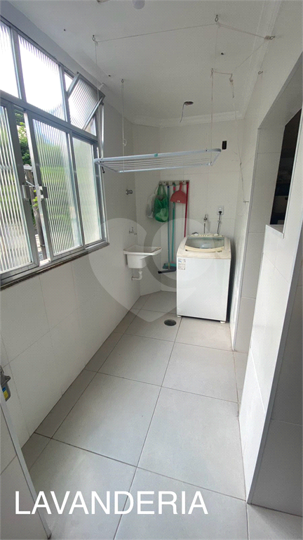 Apartamento a Venda nos Bancários, reformado com 2 dormitórios e vista livre. 