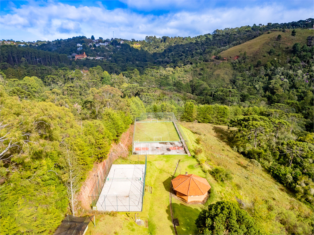 Casa de Condomínio - Campos do Jordão - 3 Quartos - Venda / Compra