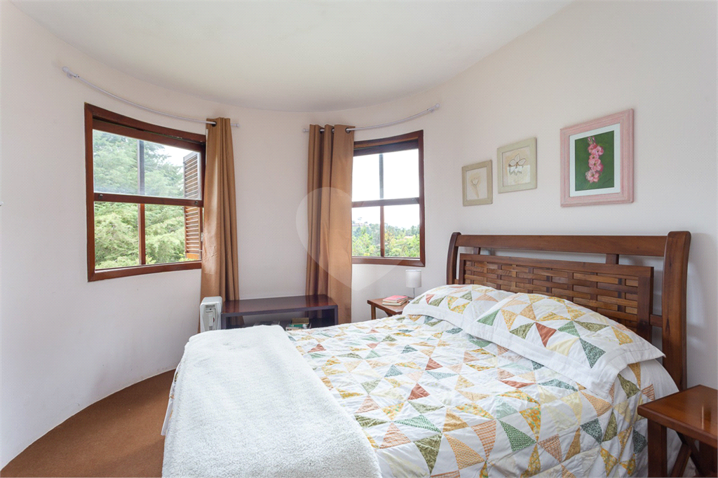 Casa de Condomínio - Campos do Jordão - 3 Quartos - Venda / Compra