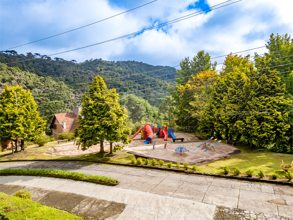 Casa de Condomínio - Campos do Jordão - 3 Quartos - Venda / Compra