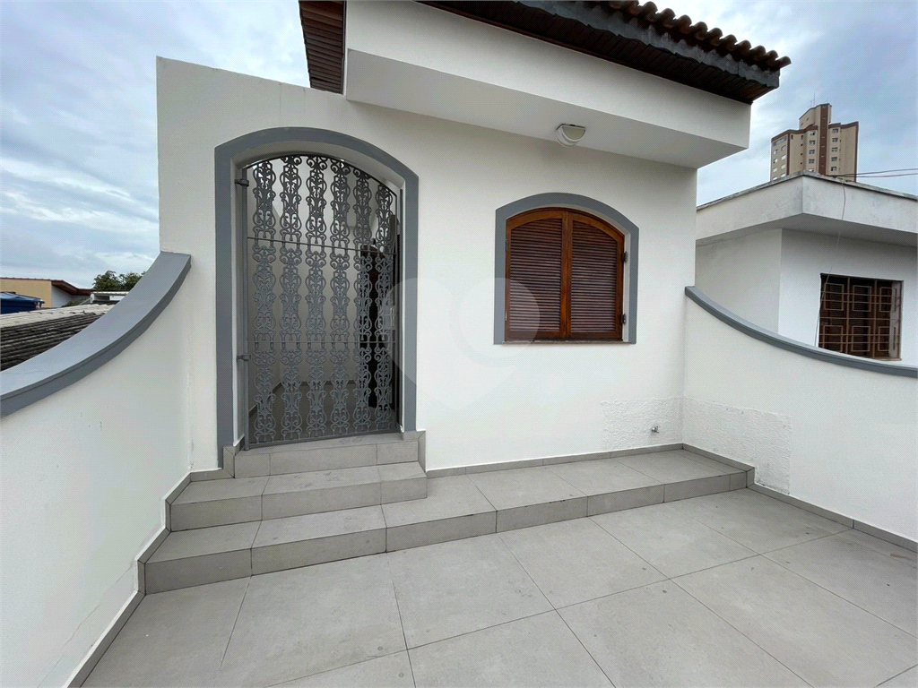 Sobrado totalmente reformado, 181 m2, 3 dormitórios, 2 suítes, 2 vagas na Freguesia do Ó! Venha conferir!