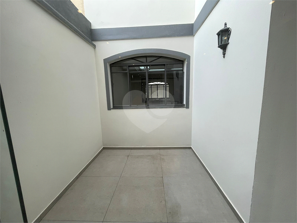 Sobrado totalmente reformado, 181 m2, 3 dormitórios, 2 suítes, 2 vagas na Freguesia do Ó! Venha conferir!