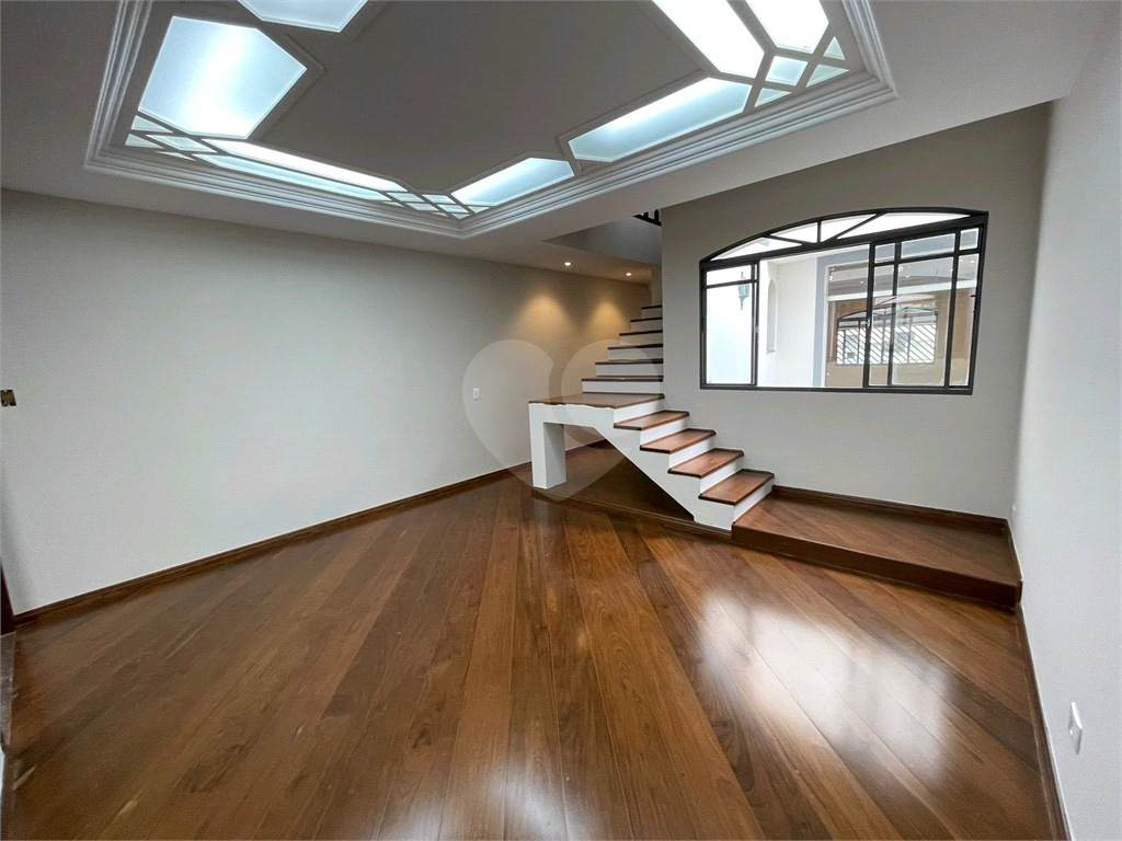 Sobrado totalmente reformado, 181 m2, 3 dormitórios, 2 suítes, 2 vagas na Freguesia do Ó! Venha conferir!