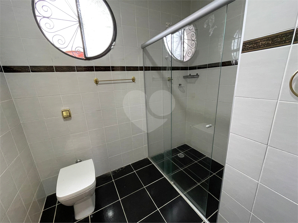 Sobrado totalmente reformado, 181 m2, 3 dormitórios, 2 suítes, 2 vagas na Freguesia do Ó! Venha conferir!