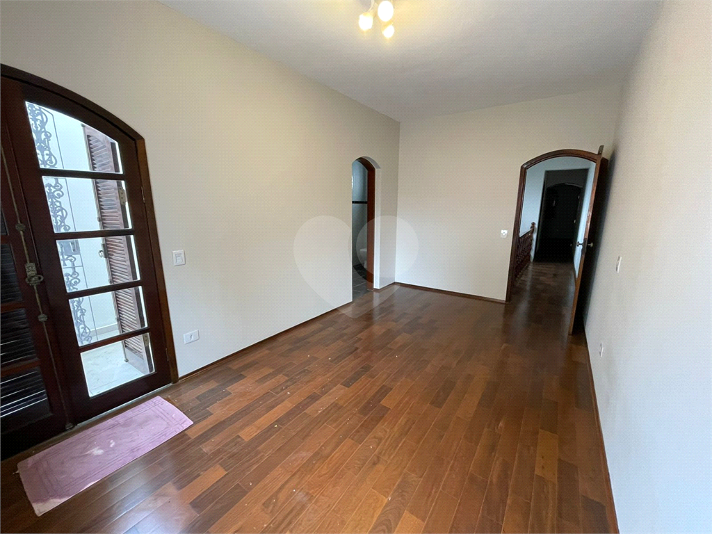 Sobrado totalmente reformado, 181 m2, 3 dormitórios, 2 suítes, 2 vagas na Freguesia do Ó! Venha conferir!