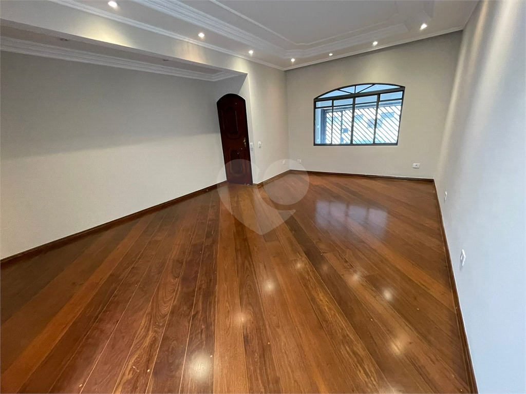 Sobrado totalmente reformado, 181 m2, 3 dormitórios, 2 suítes, 2 vagas na Freguesia do Ó! Venha conferir!