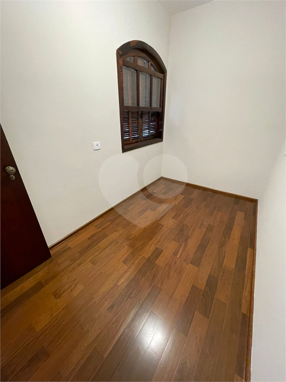 Sobrado totalmente reformado, 181 m2, 3 dormitórios, 2 suítes, 2 vagas na Freguesia do Ó! Venha conferir!