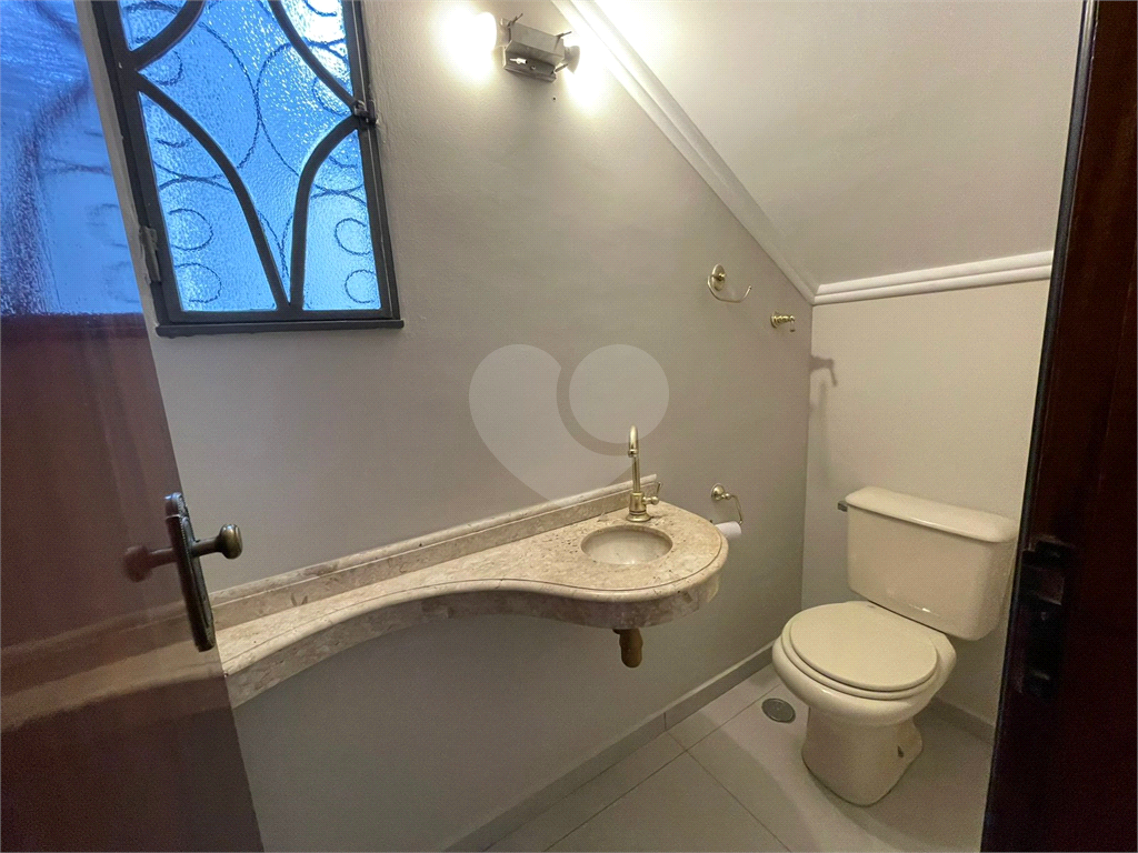 Sobrado totalmente reformado, 181 m2, 3 dormitórios, 2 suítes, 2 vagas na Freguesia do Ó! Venha conferir!