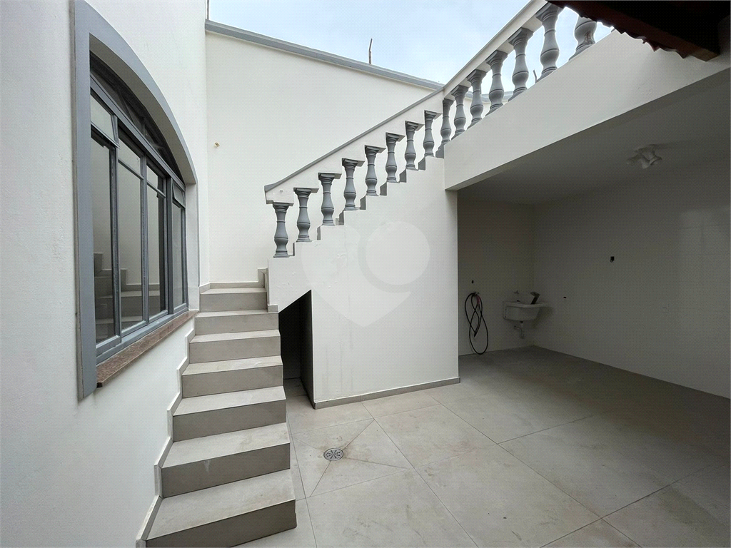 Sobrado totalmente reformado, 181 m2, 3 dormitórios, 2 suítes, 2 vagas na Freguesia do Ó! Venha conferir!