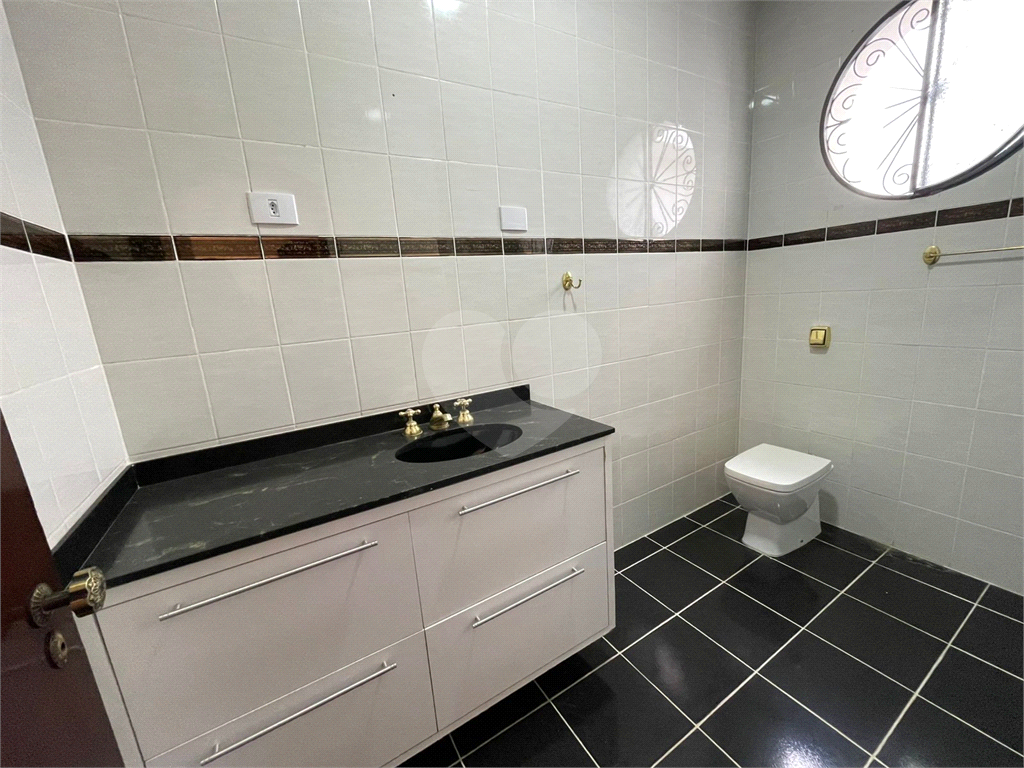 Sobrado totalmente reformado, 181 m2, 3 dormitórios, 2 suítes, 2 vagas na Freguesia do Ó! Venha conferir!