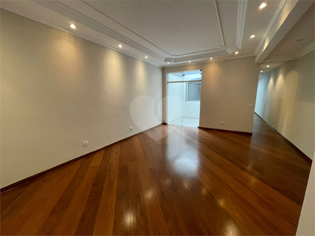 Sobrado totalmente reformado, 181 m2, 3 dormitórios, 2 suítes, 2 vagas na Freguesia do Ó! Venha conferir!