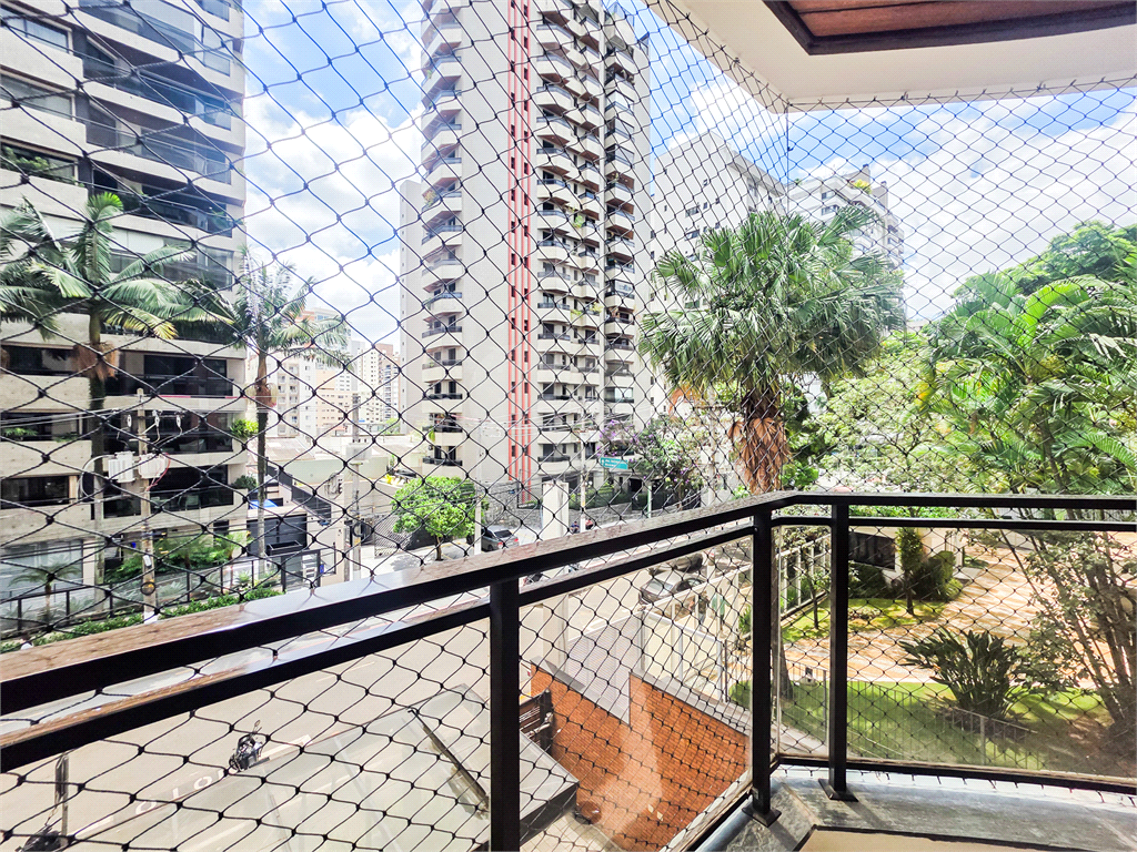 Apartamento - Moema - 1 Quarto - 1 Vaga - Venda / Compra