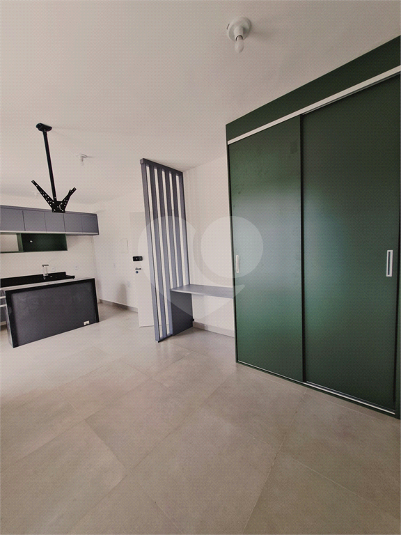 VENDA - Studio com 1 dormitório, 33 m², sacada e vaga de garagem na região da Engenheiro Caetano Alvares;