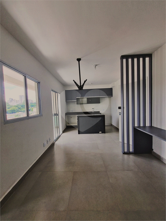 VENDA - Studio com 1 dormitório, 33 m², varanda e vaga de garagem na Av Engenheiro Caetano Álvares;
