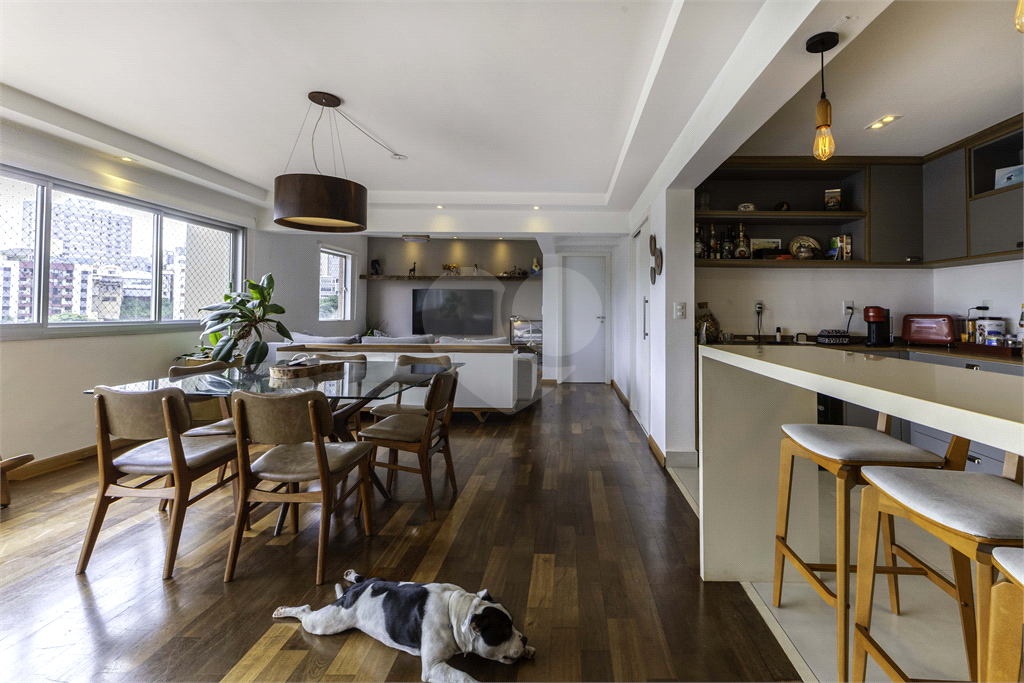 Imóvel de 115m² com sala ampla com varanda 3 suítes todo reformado Sumaré Perdizes