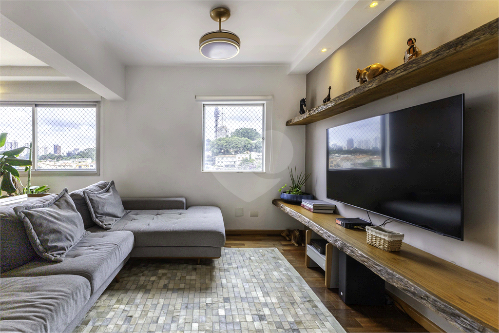 Imóvel de 115m² com sala ampla com varanda 3 suítes todo reformado Sumaré Perdizes